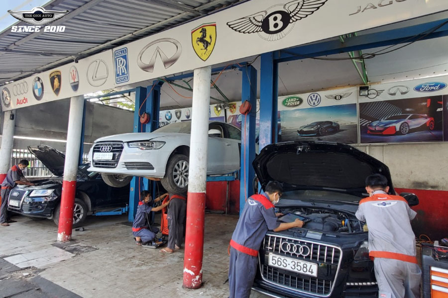 Sửa lỗi nước vào bơm nâng gầm của xe Mercedes GLC - HK Auto Garage